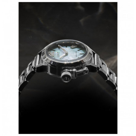 U-Boat 8900 laikrodis