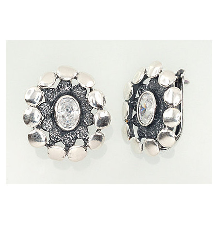 Sidabriniai auskarai ant...